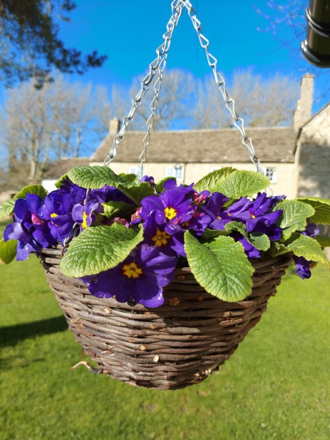 Thames Head Wharf - Historic Cotswold Cottage With Stunning Countryside Views Cirencester Exterior foto